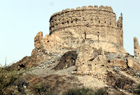 Al Mazrui Fort in Rustaq 